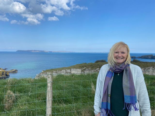 Only a few hours left to enter our giveaway! Head to our profile for details 👀

Here’s our Rathlin Island scarf, featuring the island itself in the background ❤️

#giveaway #win #scarf #scarves #fashion #style #irishfashion #irishstyle